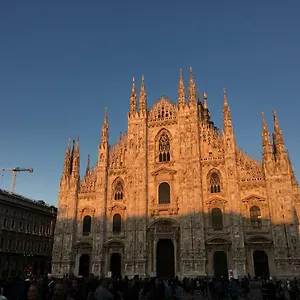 https://duomo-view-design-studio-rr.italymilanhotels.net